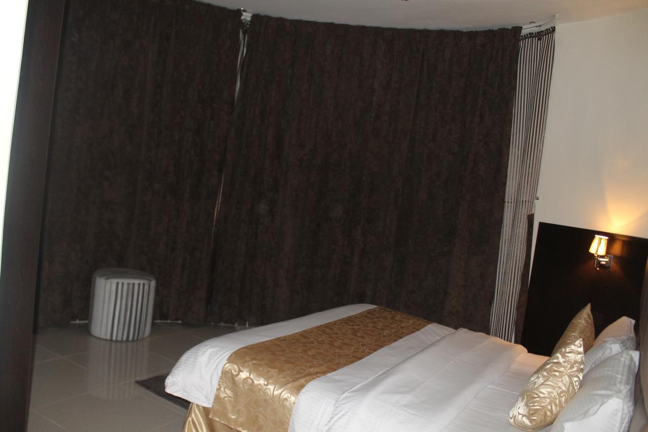 فندق دولف الرياض شارع العمرة Doolv Hotel Exterior foto